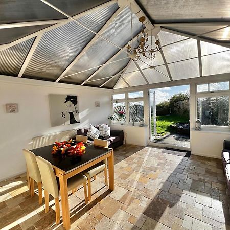 2 Bedroom Holiday Home In The Heart Of West Wales St Clears Luaran gambar