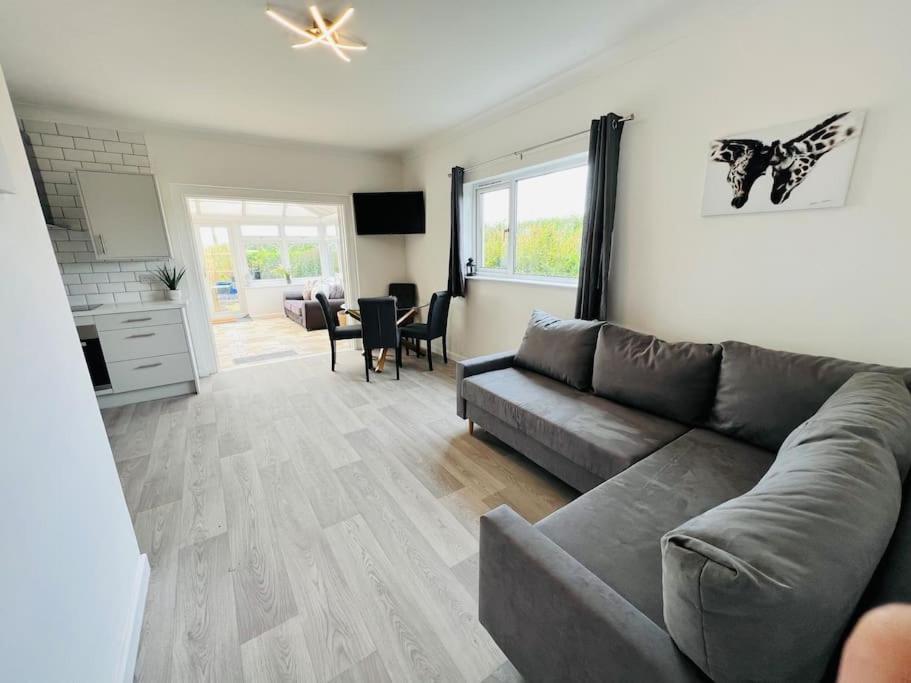 2 Bedroom Holiday Home In The Heart Of West Wales St Clears Luaran gambar